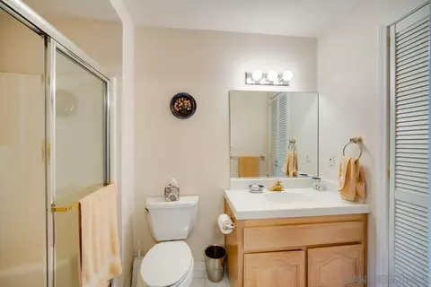 Bath - 11 Country Glen Rd, Fallbrook, CA 92028 photo 5 of 5