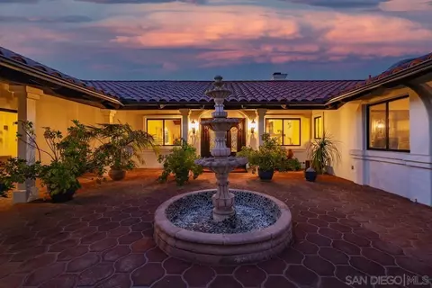 Exterior - 11 Country Glen Rd, Fallbrook, CA 92028 photo 6 of 27