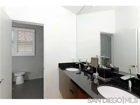 Bath - 7335 Draper Ave, La Jolla, CA 92037 photo 3 of 4