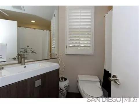 Bath - 7335 Draper Ave, La Jolla, CA 92037 photo 4 of 4