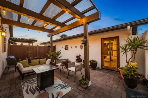11060 Plum Tree Ln, Spring Valley, CA 91977