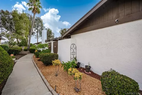 11060 Plum Tree Ln, Spring Valley, CA 91977 photo 37