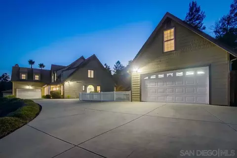 Exterior - 2543 Daisy Ln, Fallbrook, CA 92028 photo 2 of 23