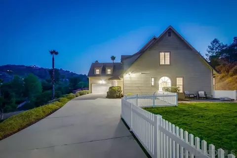 Exterior - 2543 Daisy Ln, Fallbrook, CA 92028 photo 9 of 23