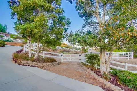 Exterior - 2543 Daisy Ln, Fallbrook, CA 92028 photo 7 of 23