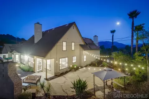 Exterior - 2543 Daisy Ln, Fallbrook, CA 92028 photo 3 of 23