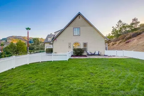 Exterior - 2543 Daisy Ln, Fallbrook, CA 92028 photo 22 of 23