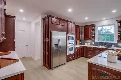 Kitchen - 2543 Daisy Ln, Fallbrook, CA 92028 photo 4 of 6