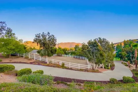 Exterior - 2543 Daisy Ln, Fallbrook, CA 92028 photo 21 of 23