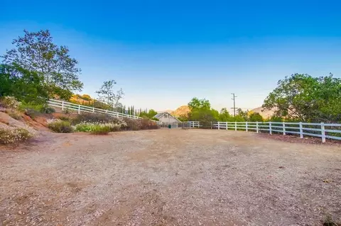 Exterior - 2543 Daisy Ln, Fallbrook, CA 92028 photo 4 of 23