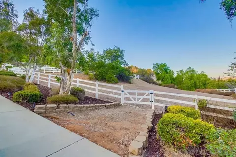Exterior - 2543 Daisy Ln, Fallbrook, CA 92028 photo 20 of 23