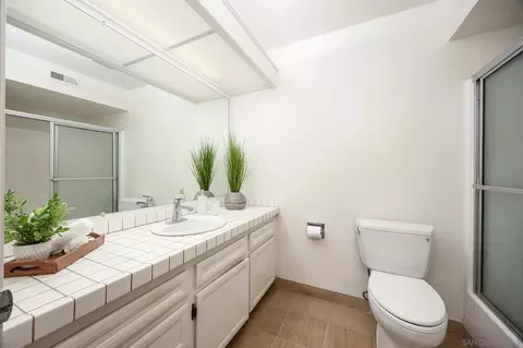 Bath - 1490 Gustavo St #E, El Cajon, CA 92019 photo 1 of 2