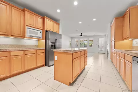 Kitchen - 824 Hillcrest Ter, Fallbrook, CA 92028 photo 3 of 3