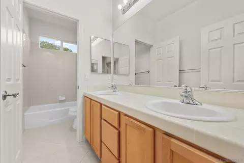 Bath - 824 Hillcrest Ter, Fallbrook, CA 92028 photo 4 of 6