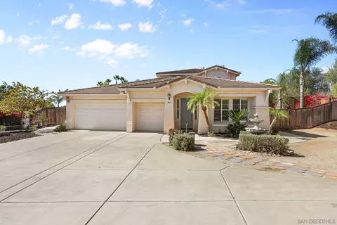 Exterior - 824 Hillcrest Ter, Fallbrook, CA 92028 photo 2 of 13