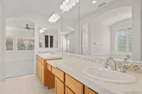 Bath - 824 Hillcrest Ter, Fallbrook, CA 92028 photo 3 of 6