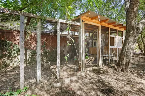 Exterior - 824 Hillcrest Ter, Fallbrook, CA 92028 photo 7 of 13