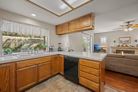 Kitchen - 7982 Lemon Cir, La Mesa, CA 91941 photo 4 of 4
