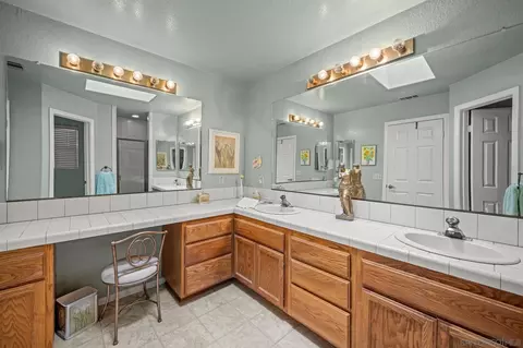 Bath - 7982 Lemon Cir, La Mesa, CA 91941 photo 3 of 4
