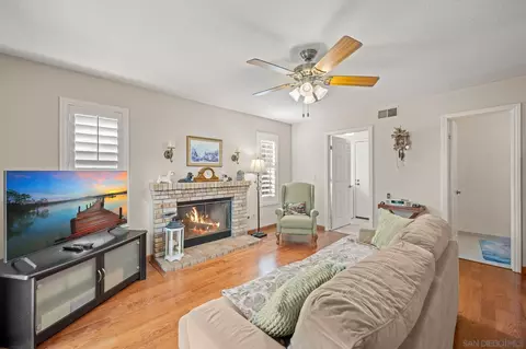 Living - 7982 Lemon Cir, La Mesa, CA 91941 photo 4 of 4