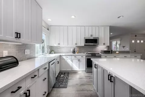 Kitchen - 9945 Via Rita, Santee, CA 92071 photo 4 of 6