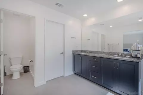 Bath - 219 Canopy Trails Pl, Fallbrook, CA 92028 photo 2 of 3