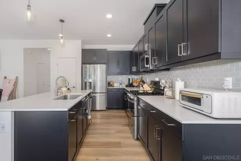 Kitchen - 219 Canopy Trails Pl, Fallbrook, CA 92028 photo 2 of 2
