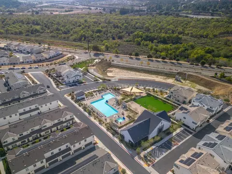 View/Area - 219 Canopy Trails Pl, Fallbrook, CA 92028 photo 8 of 9