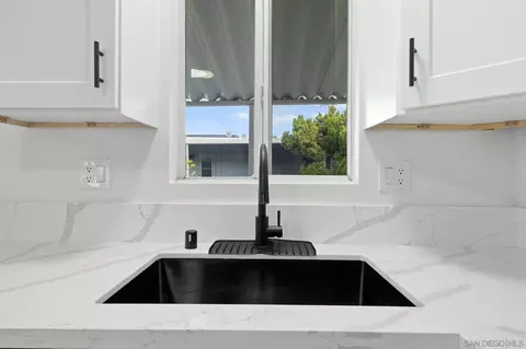 Kitchen - 450 E Bradley Ave #18, El Cajon, CA 92021 photo 4 of 5