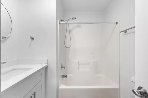 Bath - 450 E Bradley Ave #18, El Cajon, CA 92021 photo 4 of 4