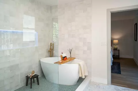 Bath - 14259 Midland Rd, Poway, CA 92064 photo 3 of 5
