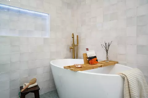 Bath - 14259 Midland Rd, Poway, CA 92064 photo 4 of 5