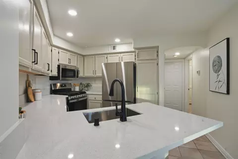 Kitchen - 400 N The Strand #21, Oceanside, CA 92054 photo 2 of 2