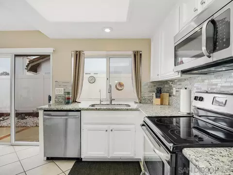 4723 Agora Way, Oceanside, CA 92056 photo 13