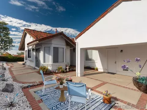 4723 Agora Way, Oceanside, CA 92056 photo 2
