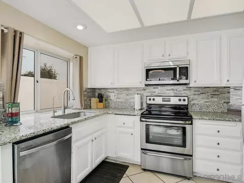 4723 Agora Way, Oceanside, CA 92056 photo 14