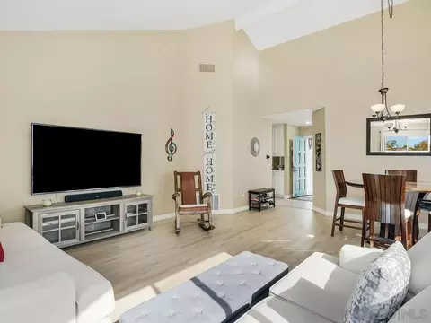 4723 Agora Way, Oceanside, CA 92056 photo 9