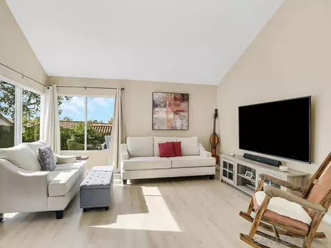 4723 Agora Way, Oceanside, CA 92056 photo 5