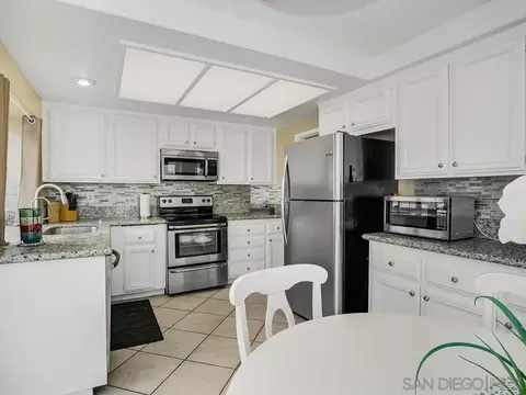 4723 Agora Way, Oceanside, CA 92056 photo 16