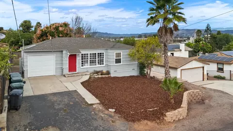 934 W 4th Ave, Escondido, CA 92025 photo 2