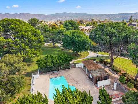View/Area - 445 Ridgeway Ct, Spring Valley, CA 91977 photo 2 of 8