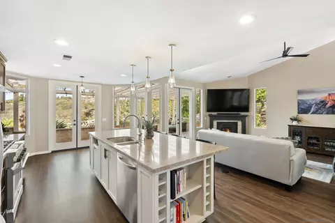 Kitchen - 10328 Hawley Rd, El Cajon, CA 92021 photo 3 of 4