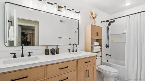 Bath - 3531 Starboard Cir, Oceanside, CA 92054 photo 5 of 5