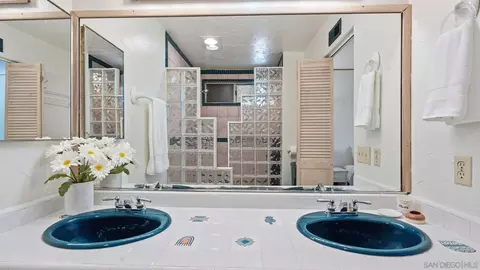 Bath - 3531 Starboard Cir, Oceanside, CA 92054 photo 2 of 5
