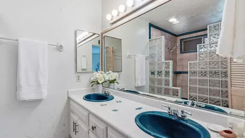 Bath - 3531 Starboard Cir, Oceanside, CA 92054 photo 1 of 5