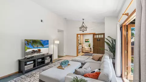 Living - 3531 Starboard Cir, Oceanside, CA 92054 photo 2 of 3