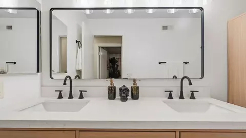 Bath - 3531 Starboard Cir, Oceanside, CA 92054 photo 4 of 5