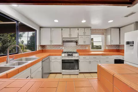 Kitchen - 8686 Echo Dr, La Mesa, CA 91941 photo 2 of 4