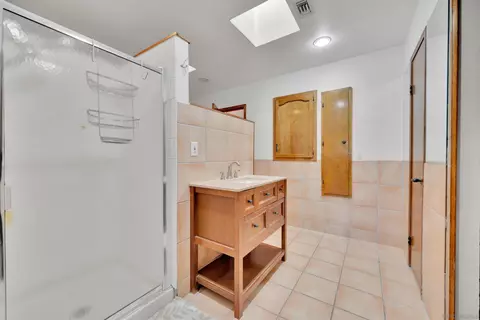 Bath - 8686 Echo Dr, La Mesa, CA 91941 photo 1 of 6