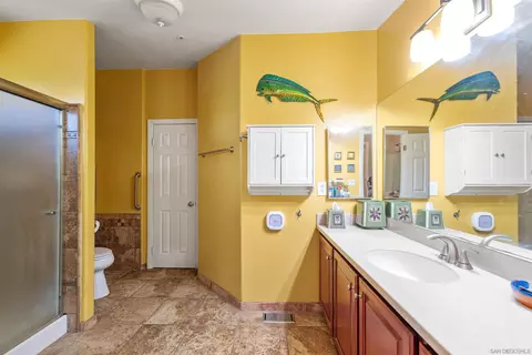 Bath - 5294 Pine Hills Rd, Julian, CA 92036 photo 2 of 3
